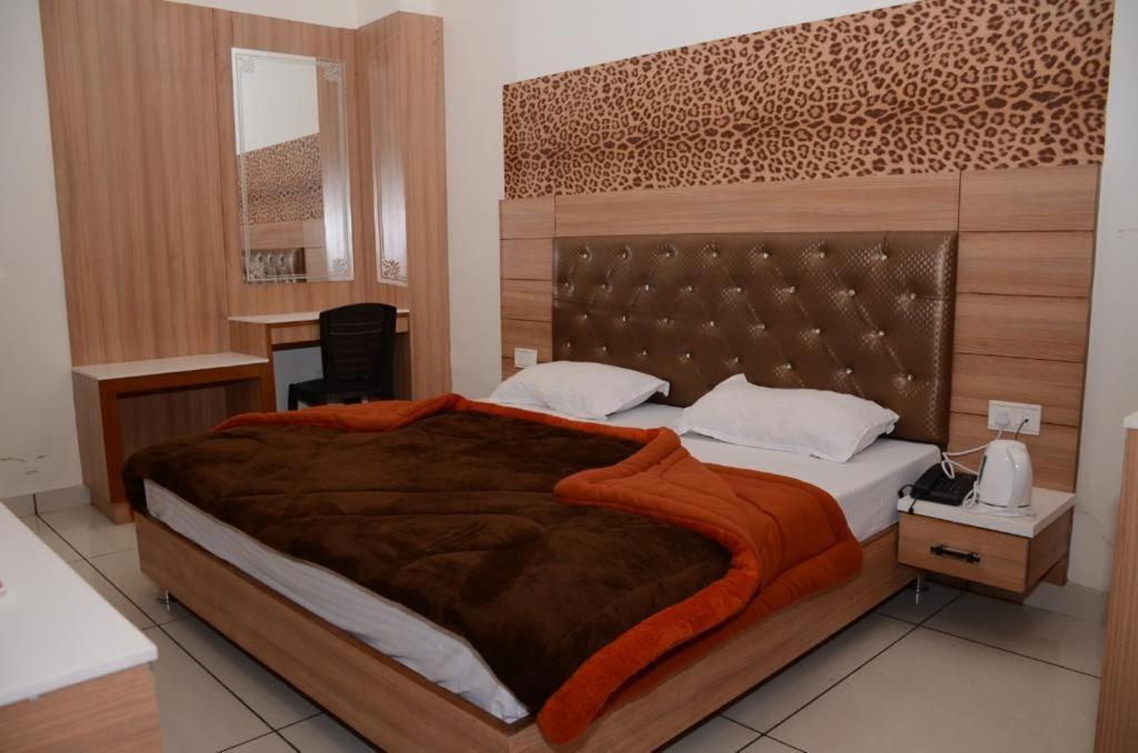 Hotel Robin Inn Amritsar Bagian luar foto