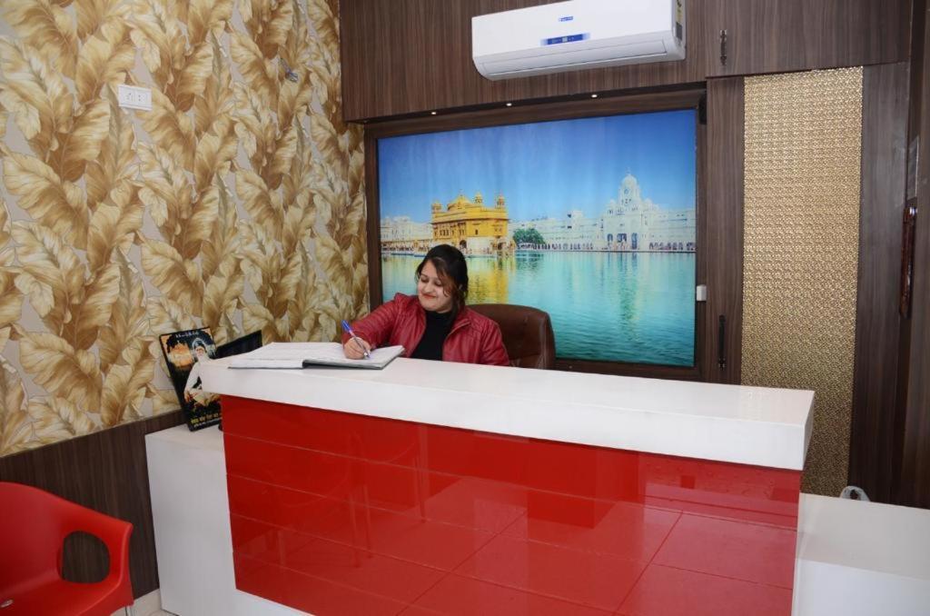 Hotel Robin Inn Amritsar Bagian luar foto