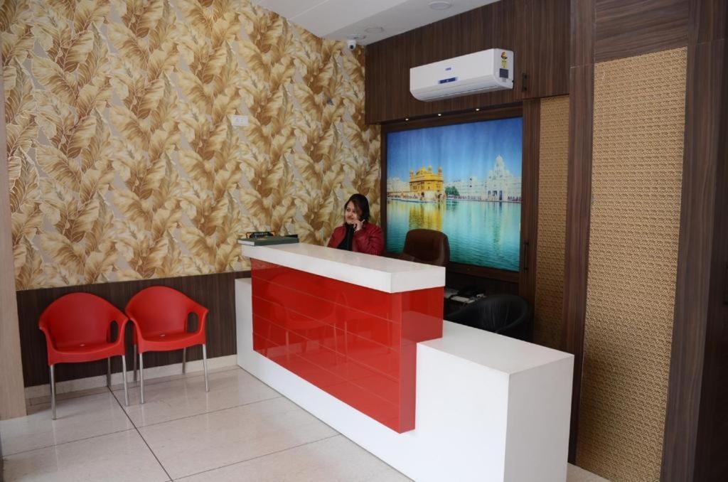 Hotel Robin Inn Amritsar Bagian luar foto