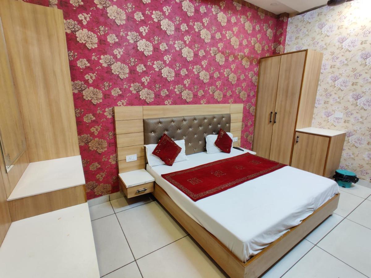 Hotel Robin Inn Amritsar Bagian luar foto