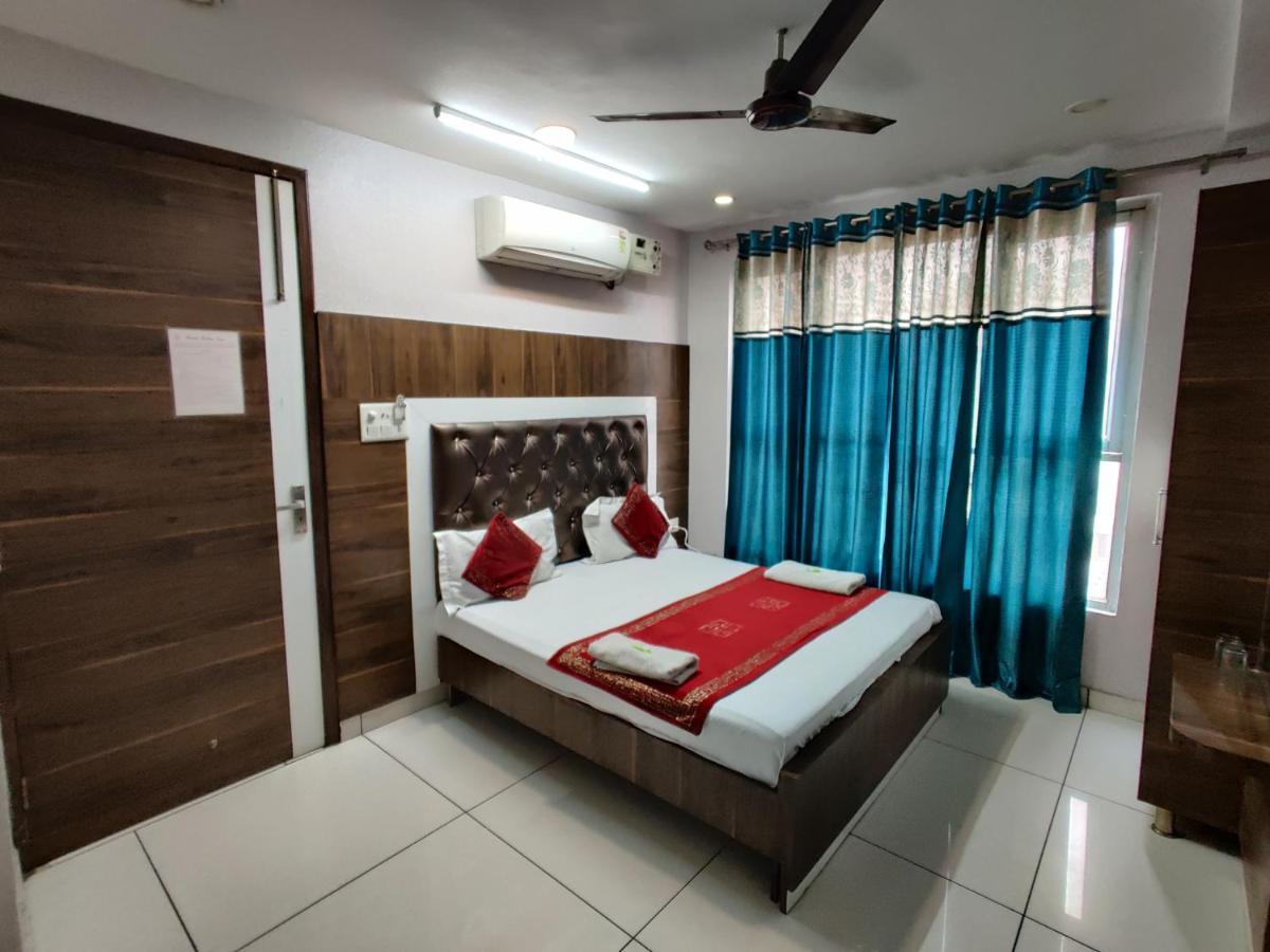 Hotel Robin Inn Amritsar Bagian luar foto