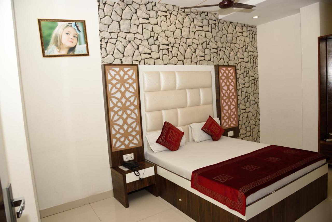 Hotel Robin Inn Amritsar Bagian luar foto